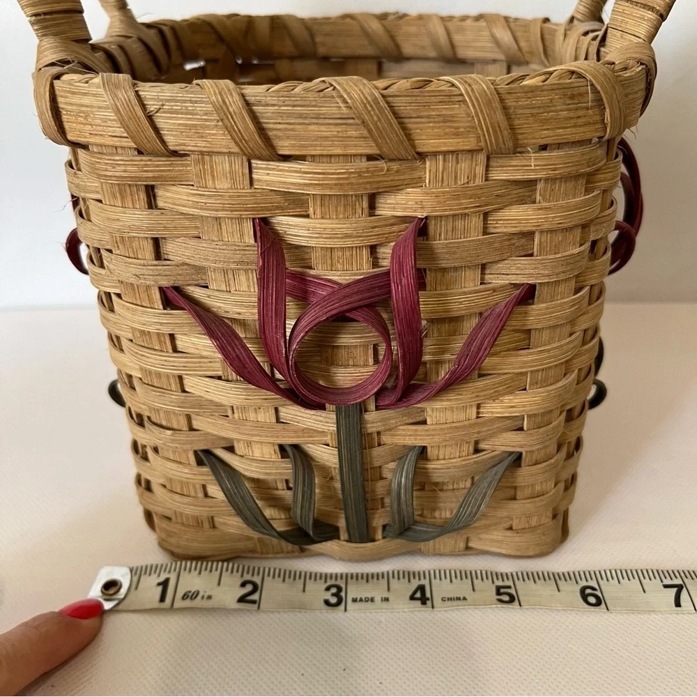 Cute Vintage Curl Splint Basket Red Flower